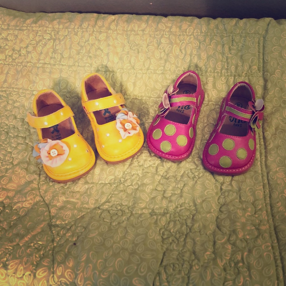 Squeaky shoes!!